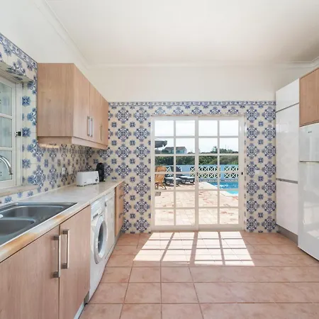 Quiet Spacious House - Swimming Pool * Benagil