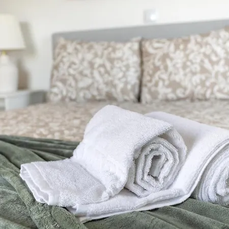 Βίλα Quiet Spacious House - Swimming Pool *