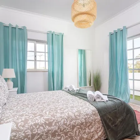 Βίλα Quiet Spacious House - Swimming Pool Benagil