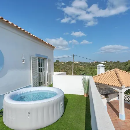 Βίλα Quiet Spacious House - Swimming Pool *