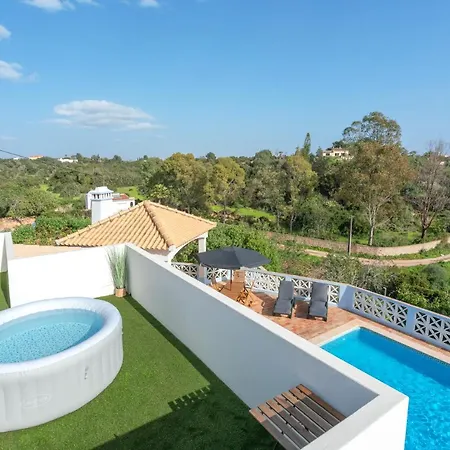 Quiet Spacious House - Swimming Pool *