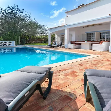 וילה Quiet Spacious House - Swimming Pool