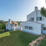 فيلة Quiet Spacious House - Swimming Pool بيناغيل