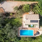 Quiet Spacious House - Swimming Pool فيلة