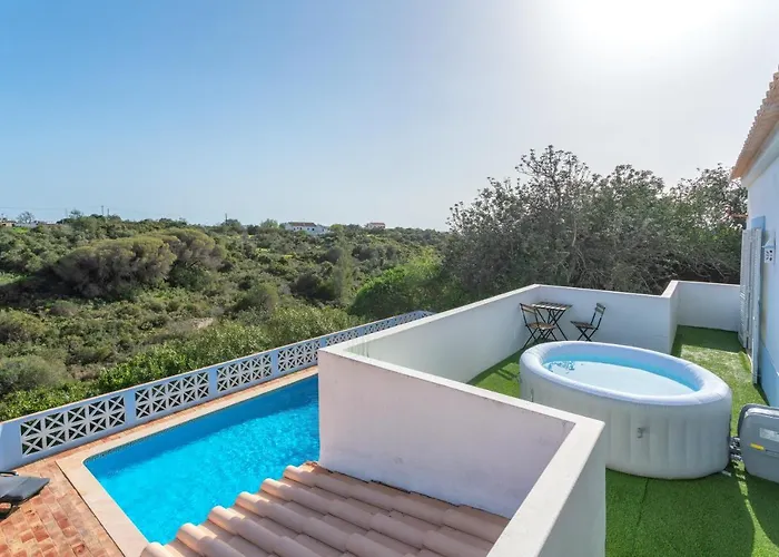 Quiet Spacious House - Swimming Pool Benagil