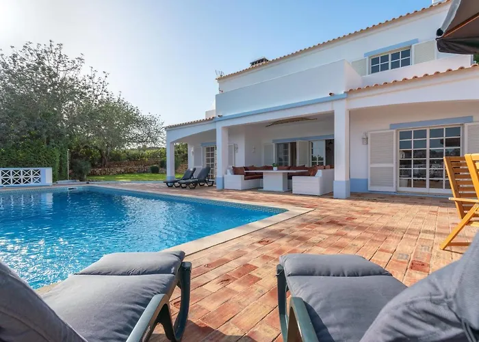Quiet Spacious House - Swimming Pool * Benagil