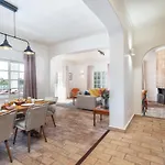 Quiet Spacious House - Swimming Pool *